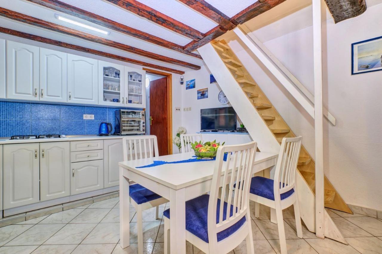 Apartmani Rukonic Aleksandar Nerezine Buitenkant foto