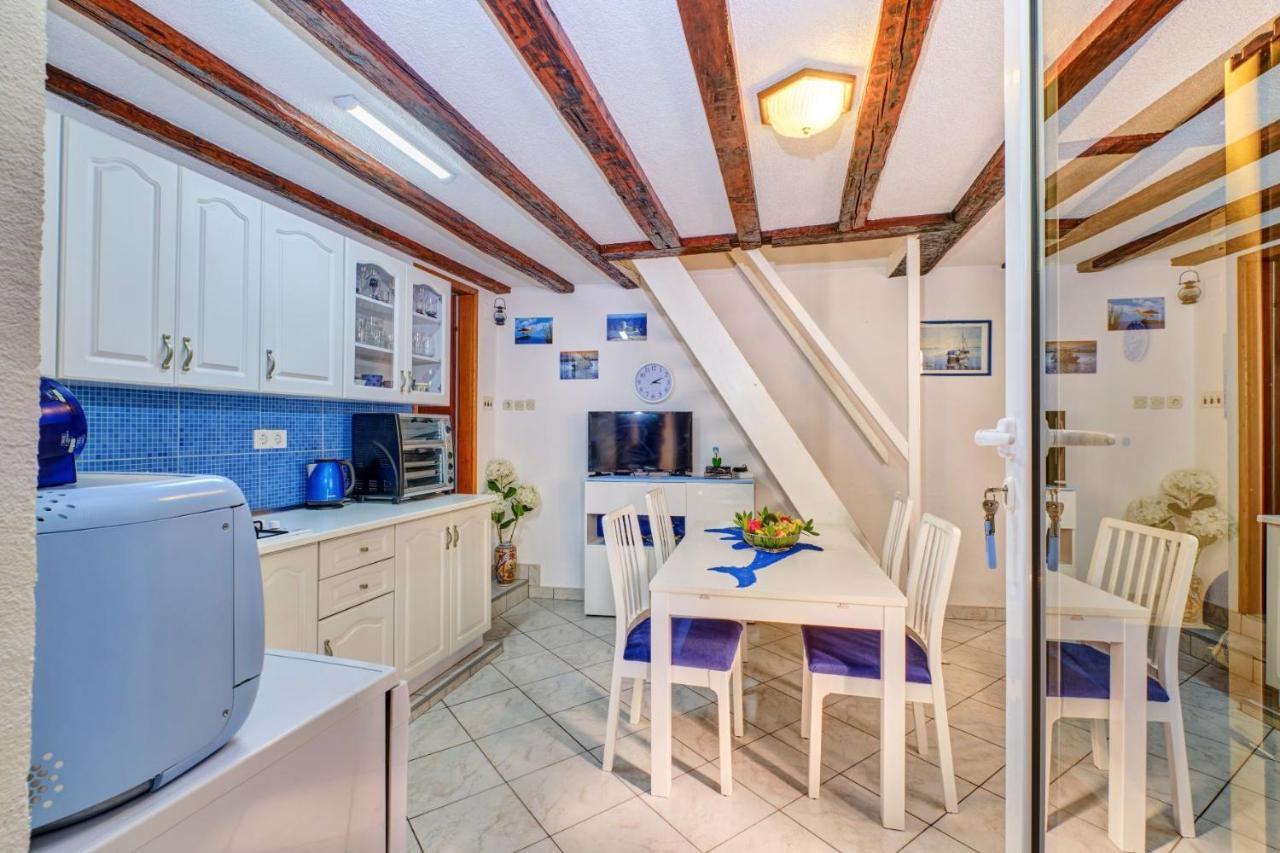 Apartmani Rukonic Aleksandar Nerezine Buitenkant foto