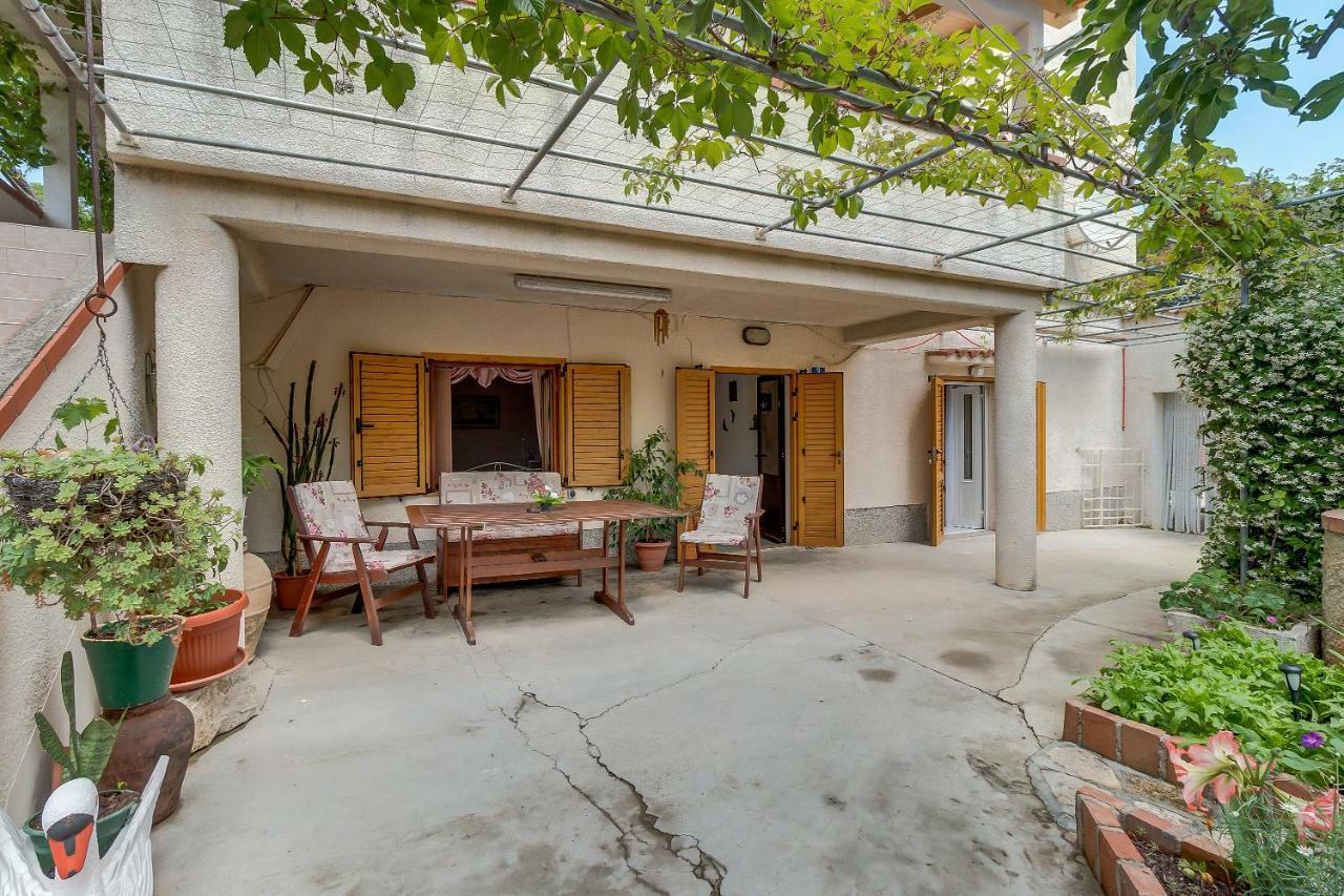 Apartmani Rukonic Aleksandar Nerezine Buitenkant foto