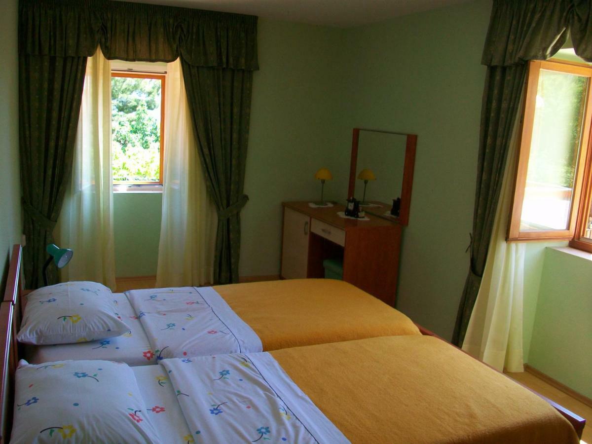 Apartmani Rukonic Aleksandar Nerezine Buitenkant foto